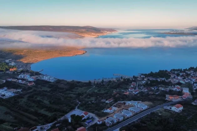 Krádež v obchodě v Rovanjské: Policie pátrá po pachateli