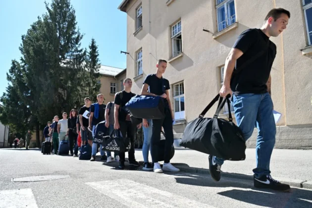 Vojenský draft v Chorvatsku: Co by to znamenalo pro české cestovatele?