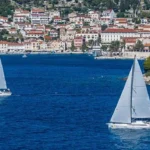 Jachta v Chorvatsku bez stresu: Proč se najímá kapitán a kolik stojí pronájem