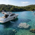 Problém černých a šedých vod z lodí v Jadranu: Co potřebují vědět čeští turisté