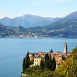 Italské vesnice zavádějí pokuty pro turisty bez trička. Opatrný výběr oblečení je nyní povinný