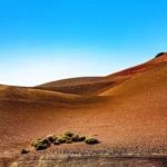 Sopky na Lanzarote pohřbily vesnice, láva tu dnes tvoří unikátní krajinu